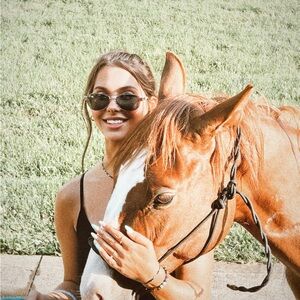 Meet your Posher, Taylor